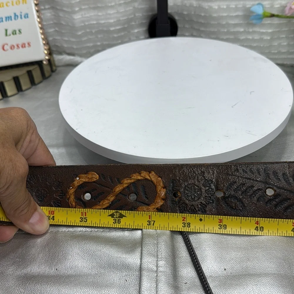 (H) Vintage embroidered leather cowboy belt, men's size M